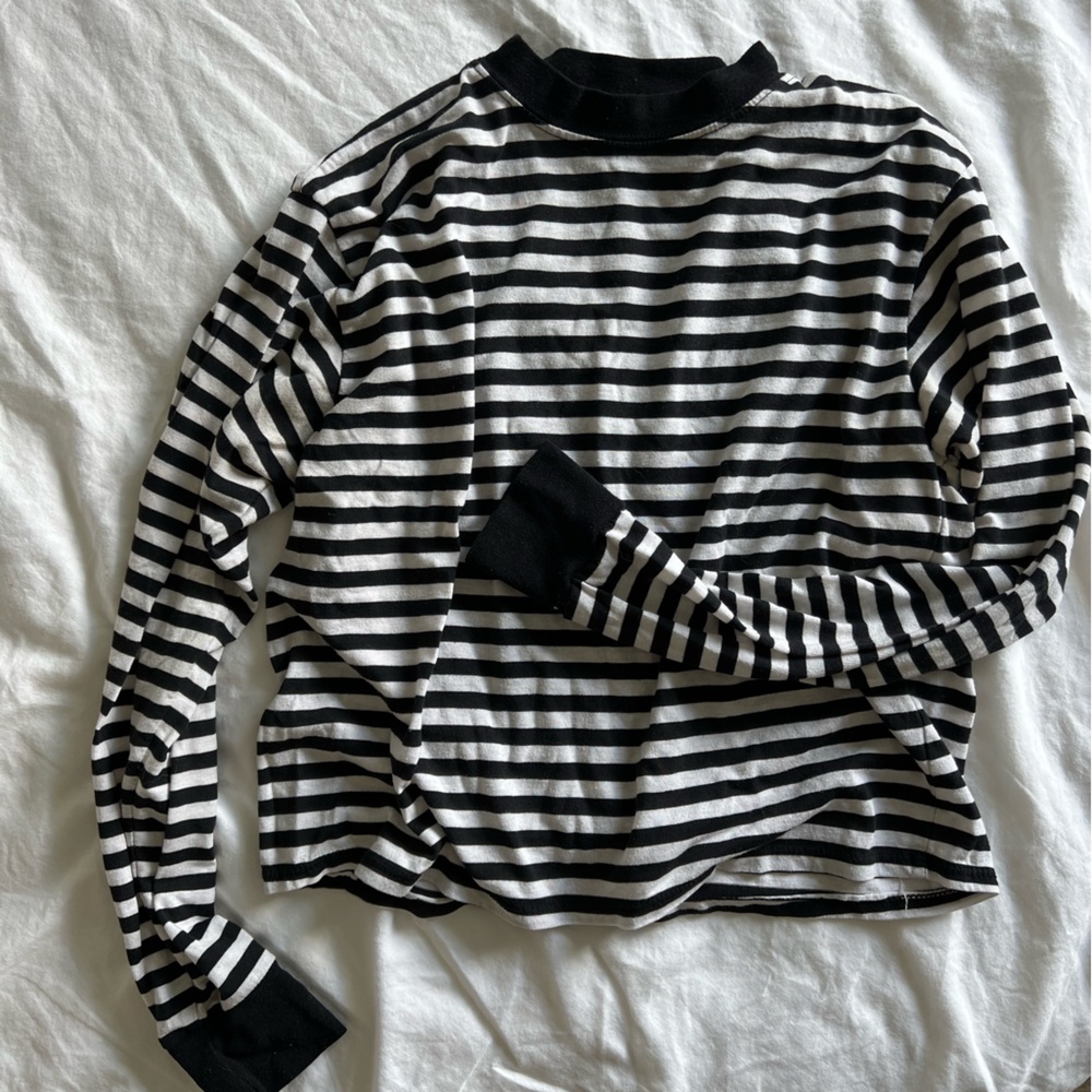 Brandy Melville crop long sleeve